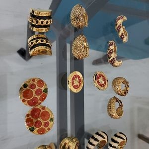 8 PR ST.JOHN CLIP ON EARRINGS